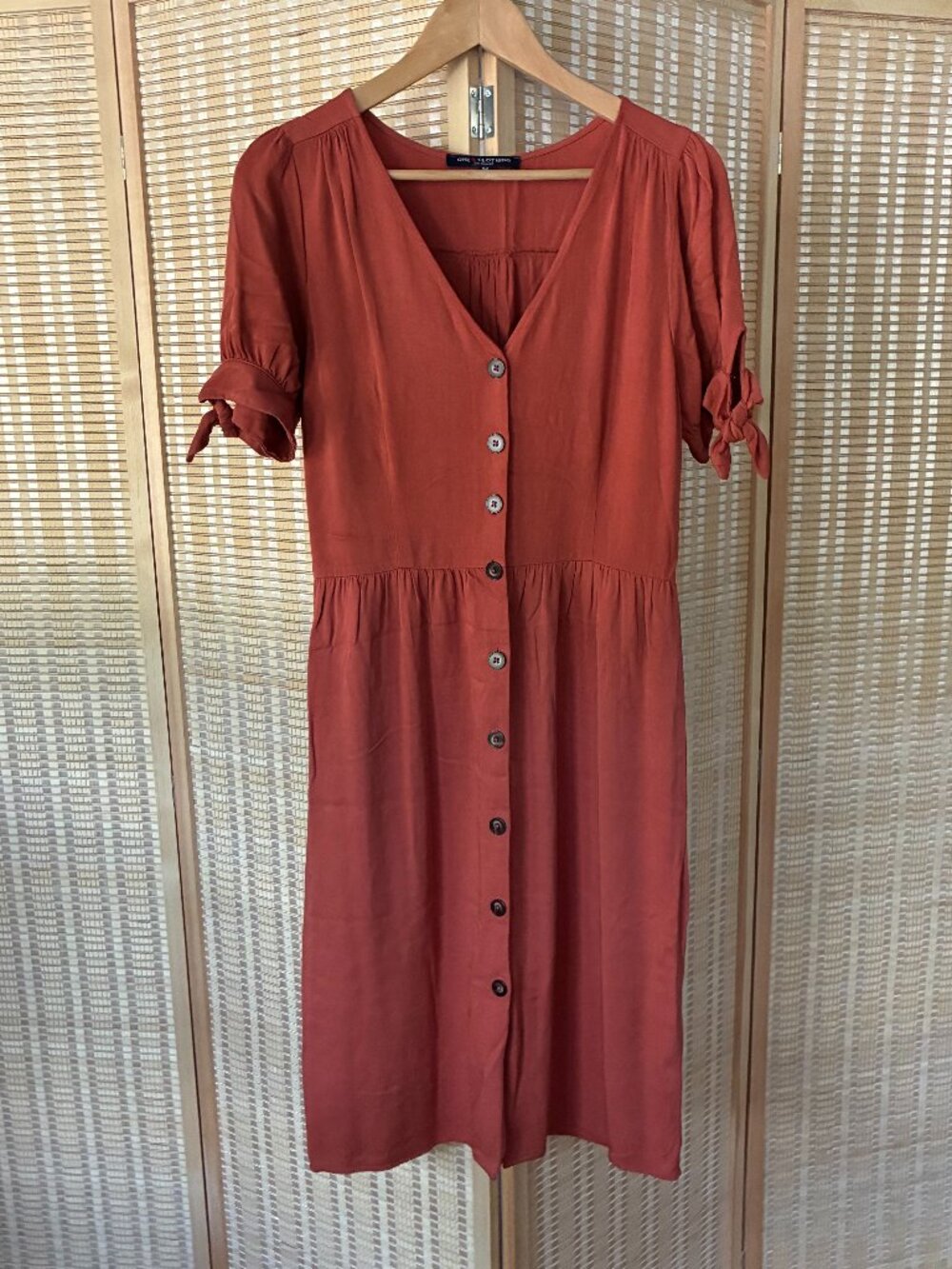 One Clothing Rust Orange Button-Front Tie-Sleeve Knee Length Dress - Medium